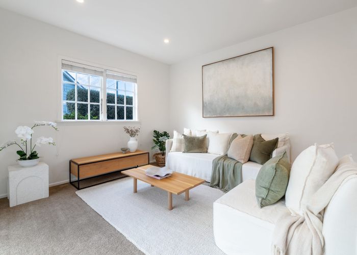  at 34 Beach Road, Northcote Point, North Shore City, Auckland