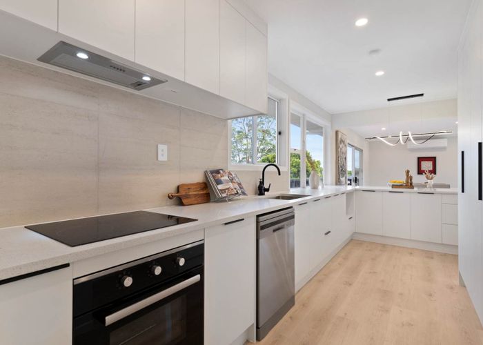  at 576 Glenfield Road, Glenfield, North Shore City, Auckland