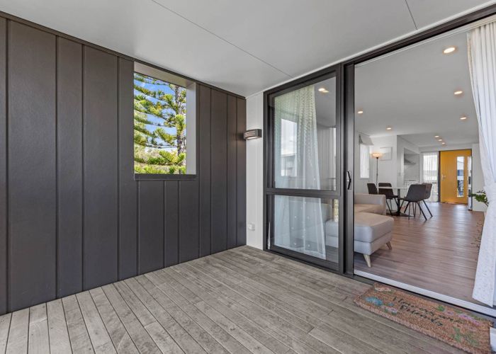  at 8/45 Cessna Crescent, Mangere, Manukau City, Auckland