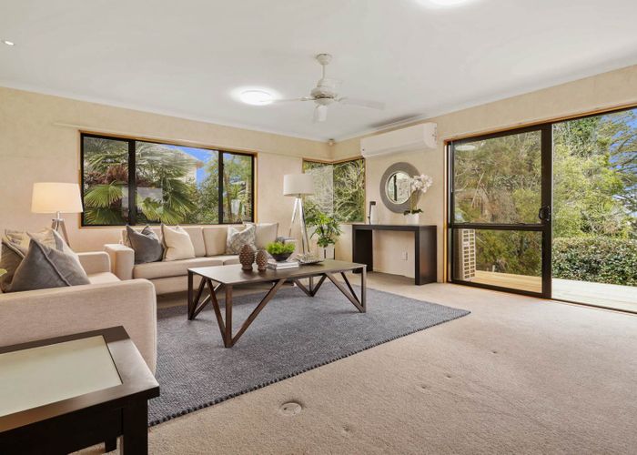  at 2/885 East Coast Road, Northcross, Auckland