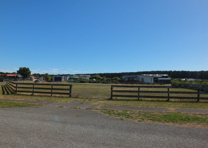 at 2 Nicolas Place, Foxton Beach, Horowhenua, Manawatu / Whanganui
