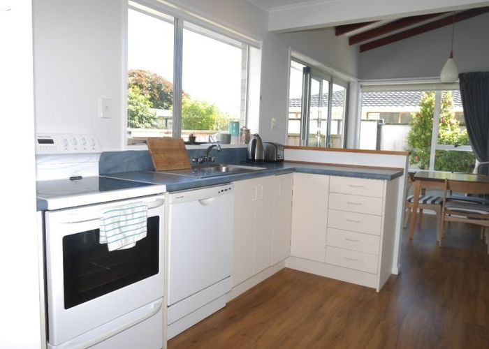  at 39 Andrew Street, Waikanae