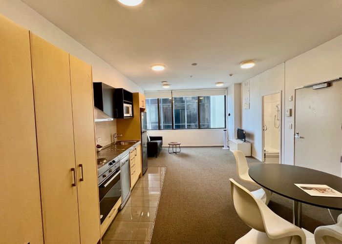  at 306/17 Putney Way, City Centre, Manukau City, Auckland