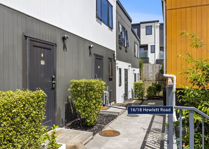  at 16/18 Hewlett Road, Massey, Waitakere City, Auckland
