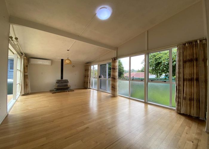  at 9 Stanaway Street, Hillcrest, Auckland