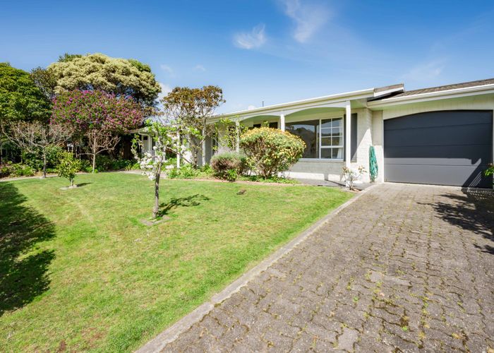 at 33 Rewarewa Crescent, Waikanae
