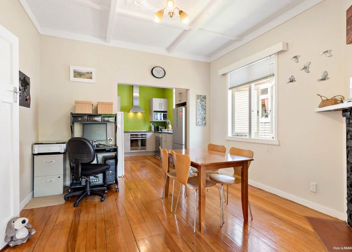  at 8A May Road, Mount Roskill, Auckland