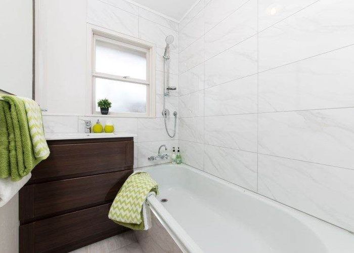  at 2/32 Dale Crescent, Pakuranga, Manukau City, Auckland