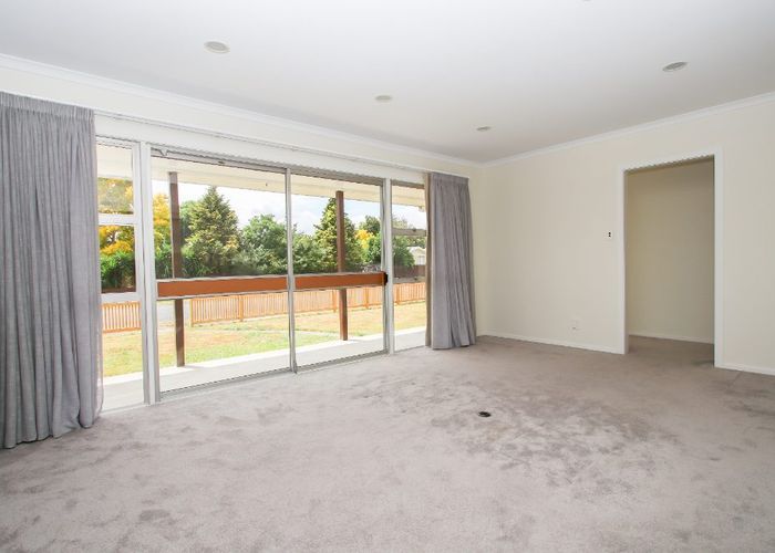  at 14 Oakfield Crescent, Pukete, Hamilton, Waikato