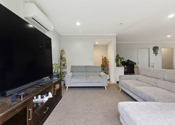  at 4 Reding Street, Takanini, Papakura, Auckland