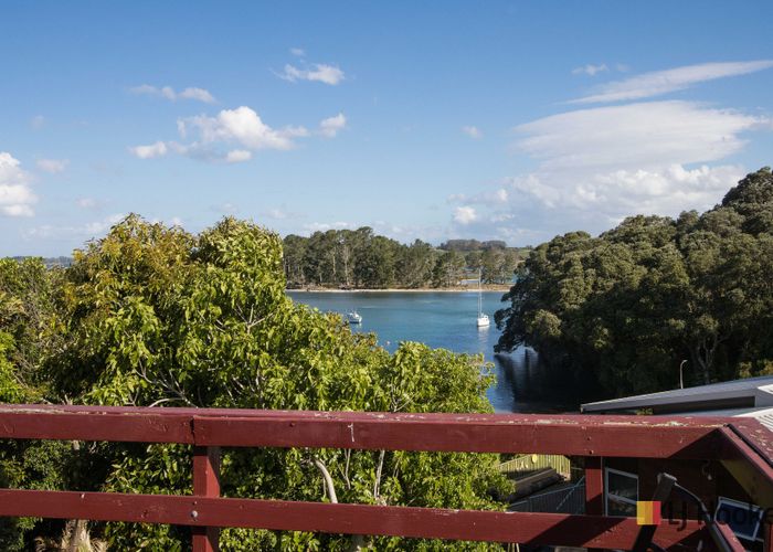  at 16 Giles Way, Tanners Point, Tahawai