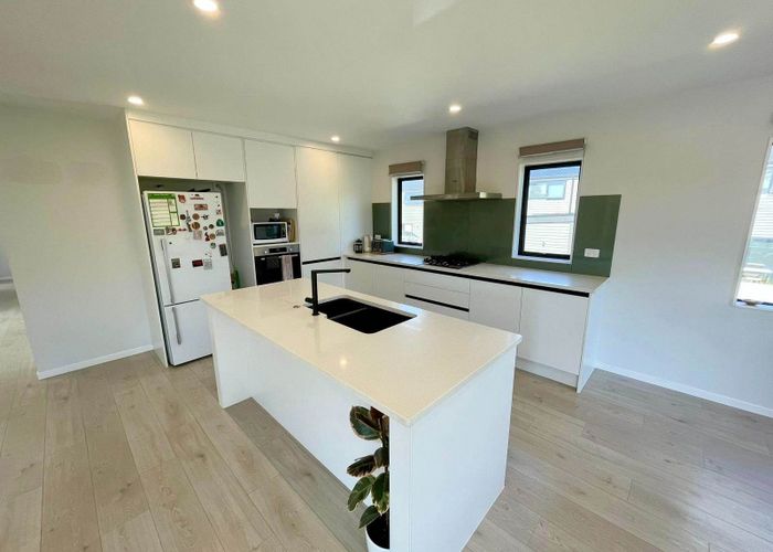  at 109E Woodglen Road, Glen Eden, Waitakere City, Auckland