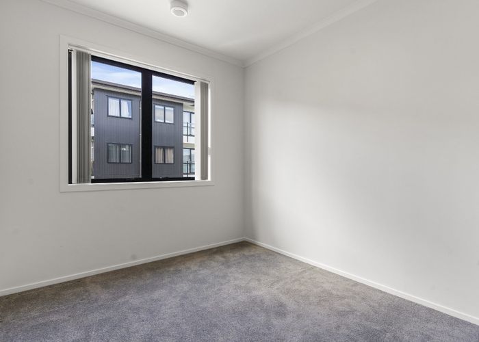  at 9/130 Stancombe Road, Flat Bush, Auckland