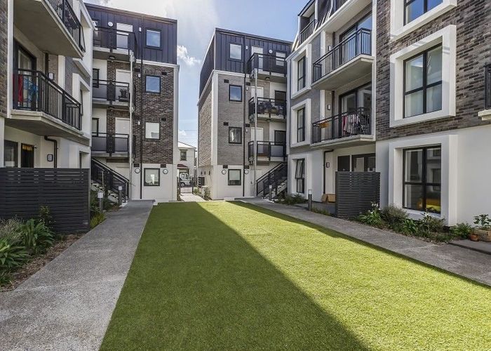  at 2E/11 Newtown Avenue, Newtown, Wellington, Wellington