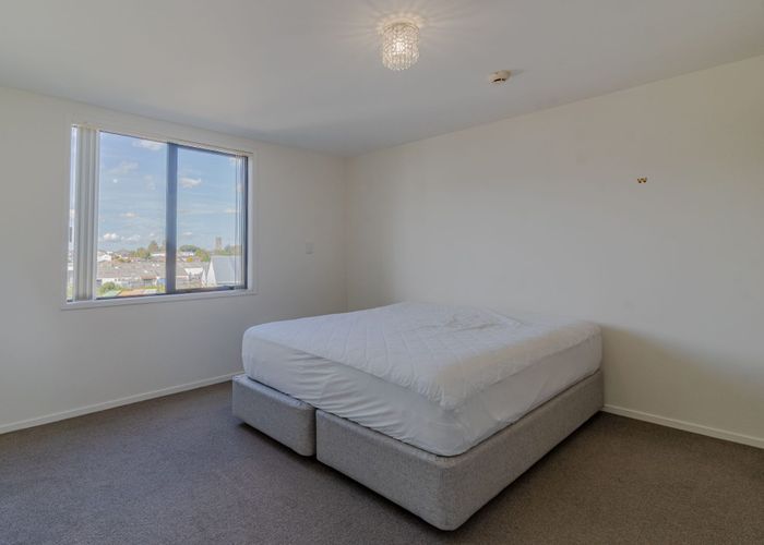  at 16/68 Mountain Road, Mount Wellington, Auckland City, Auckland