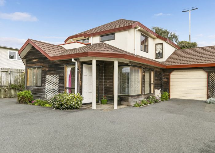  at 8 Scorian Close, Karori, Wellington