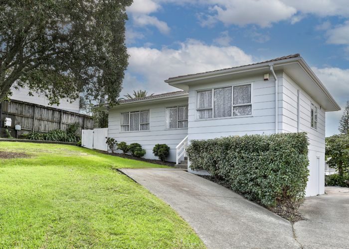  at 21 Cedar Heights Avenue, Massey, Waitakere City, Auckland
