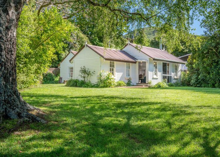  at 4 Cemetery Road, Wainui