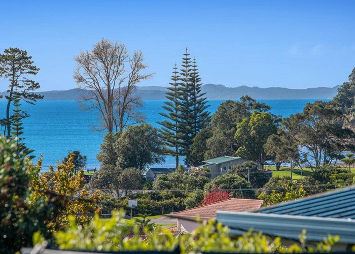  at 33A Kauri Road, Stanmore Bay, Whangaparaoa