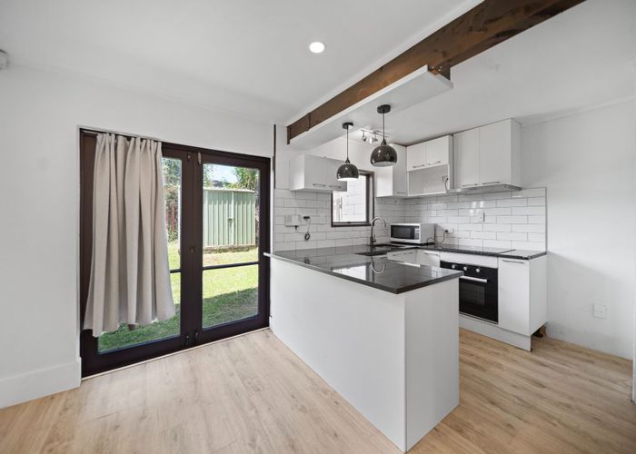  at 2/104 Pakuranga Road, Pakuranga, Manukau City, Auckland