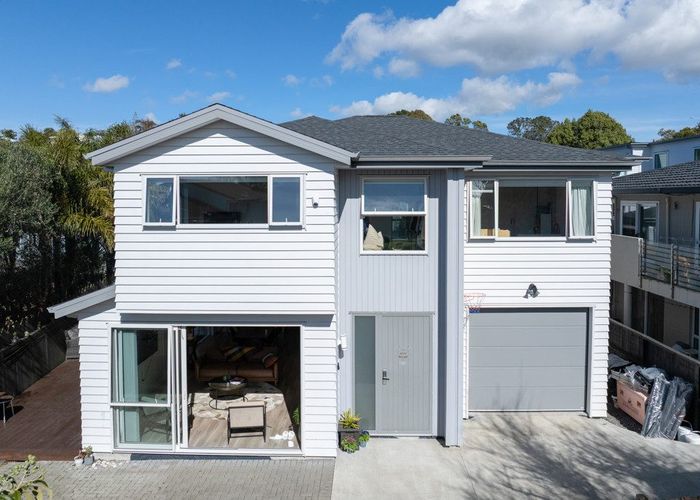  at 335A East Coast Road, Mairangi Bay, North Shore City, Auckland