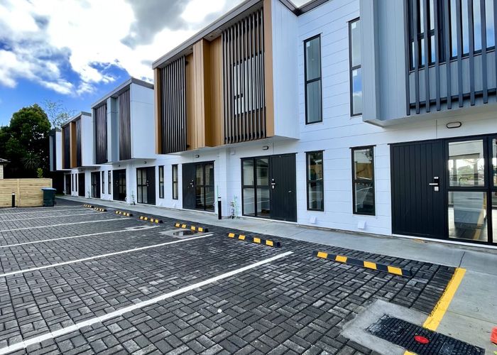  at 8/32 Brandon Road, Glen Eden, Waitakere City, Auckland