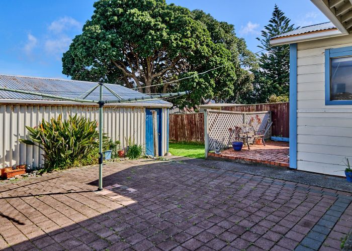  at 222 Coutts Street, Rongotai, Wellington