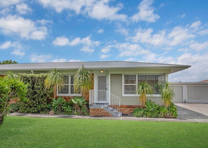  at 2/ 22 Evelyn Place, Hillcrest, North Shore City, Auckland