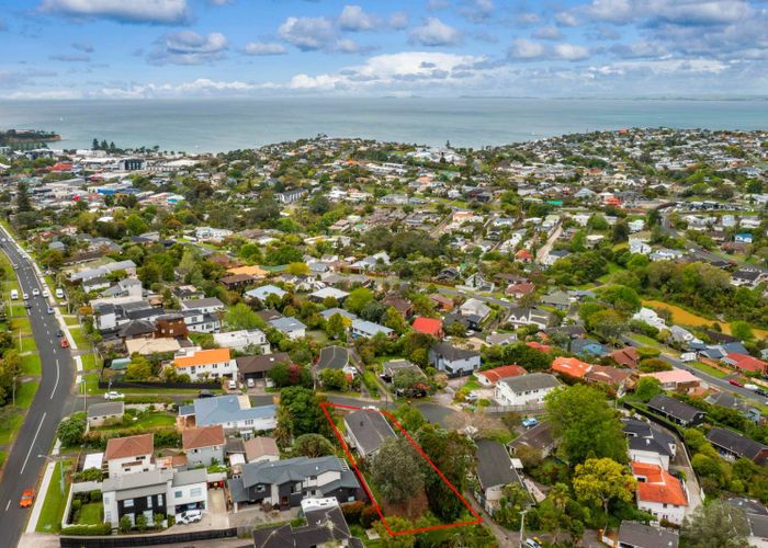  at 1 Phillipa Place, Browns Bay, North Shore City, Auckland