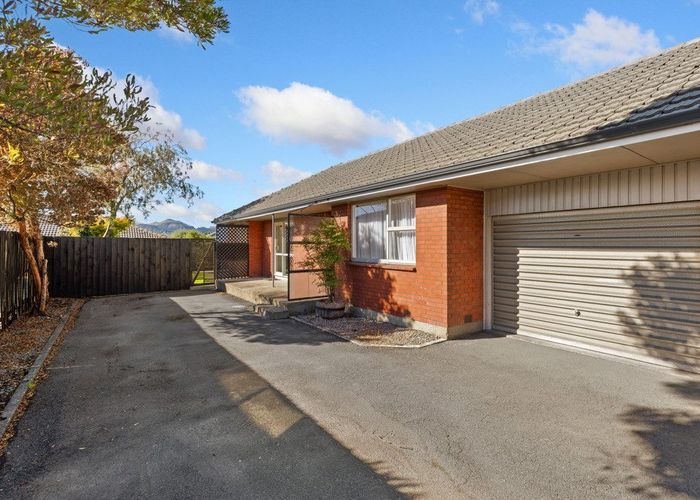  at 2/11 Blakehall Place, Spreydon, Christchurch City, Canterbury