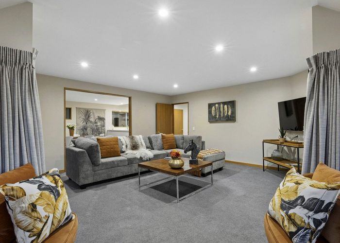  at 17 Shandon Road, Vauxhall, Dunedin, Otago