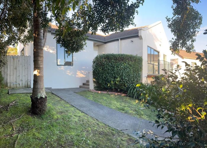  at 12 Astelia Place, Goodwood Heights, Manukau City, Auckland