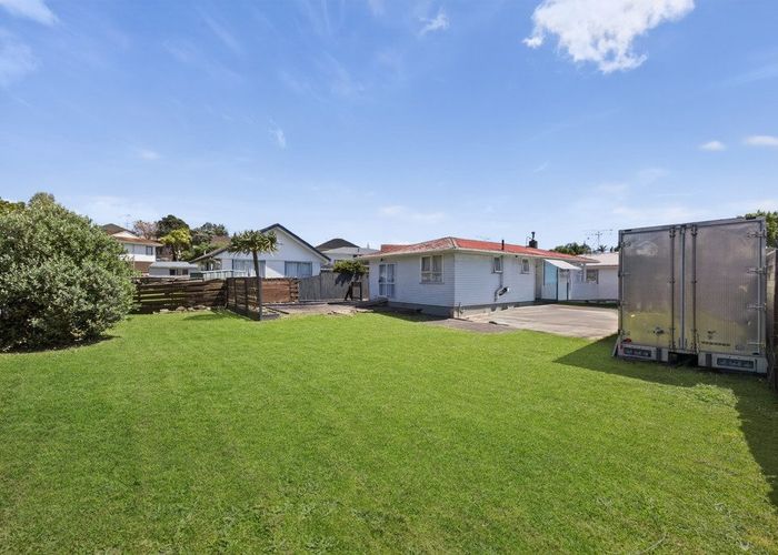  at 2/47 Larne Avenue, Pakuranga Heights, Manukau City, Auckland