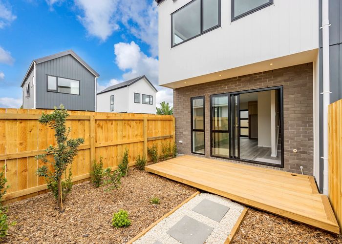  at 14D Durham Street, Te Atatu Peninsula, Waitakere City, Auckland