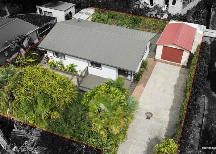  at 2/136 Buckland Road, Mangere East, Manukau City, Auckland