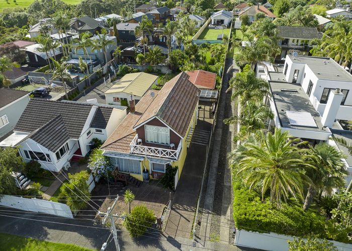  at 73 Wainui Avenue, Point Chevalier, Auckland