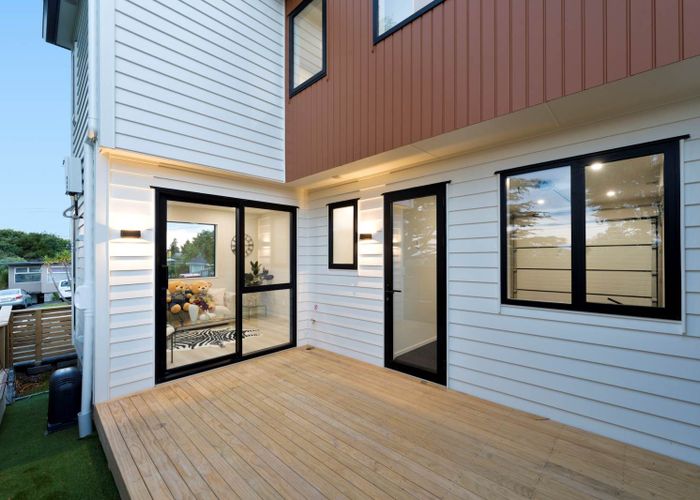  at 8B Mason Street, New Lynn, Waitakere City, Auckland