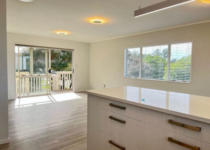  at 1/32 Elizabeth Drive, West Harbour, Waitakere City, Auckland