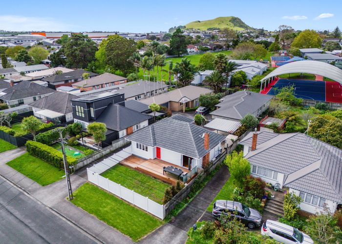  at 17 Stanhope Road, Mount Wellington, Auckland