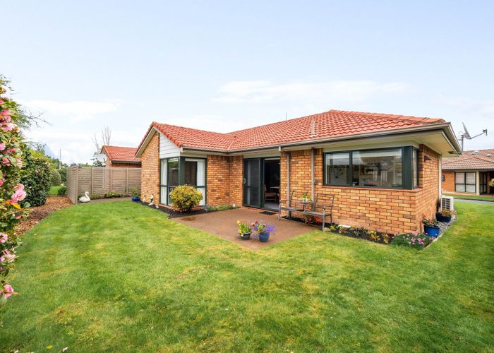  at 93 Grosvenor Gardens, Flagstaff, Hamilton, Waikato