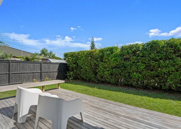  at 35 Massey Avenue, Greenlane, Auckland