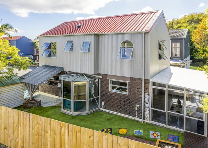  at 33 Pohutukawa Place, Ellerslie, Auckland