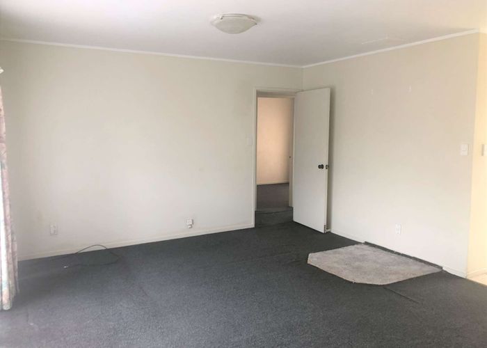  at 2/23 Aranui Road, Mount Wellington, Auckland
