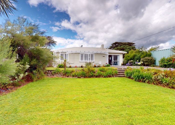  at 14 Kent Avenue, Waitarere Beach, Levin
