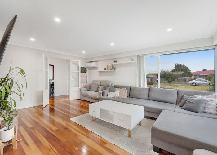  at 14 Holden Place, Manukau, Manukau City, Auckland