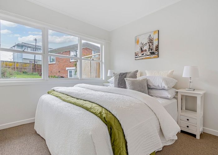  at 23A Forrest Hill, Milford, North Shore City, Auckland