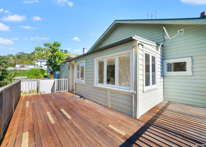  at 16 Lake Road, Devonport, Auckland