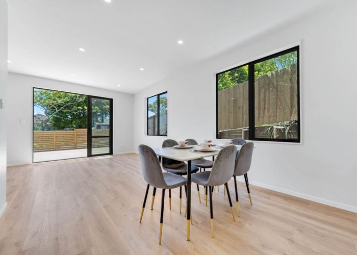  at 11a Banyan Drive, Totara Heights, Manukau City, Auckland