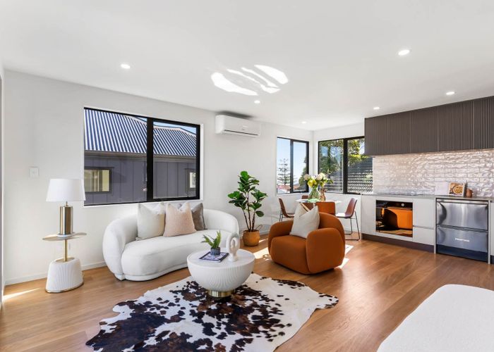  at 21A Knights Road, Rothesay Bay, North Shore City, Auckland