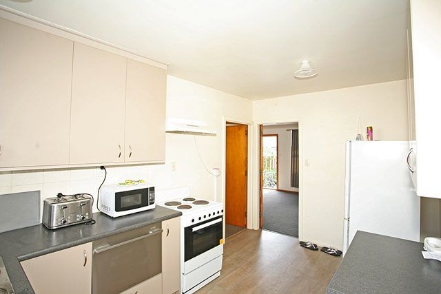  at 2/28 Peer Street, Upper Riccarton, Christchurch